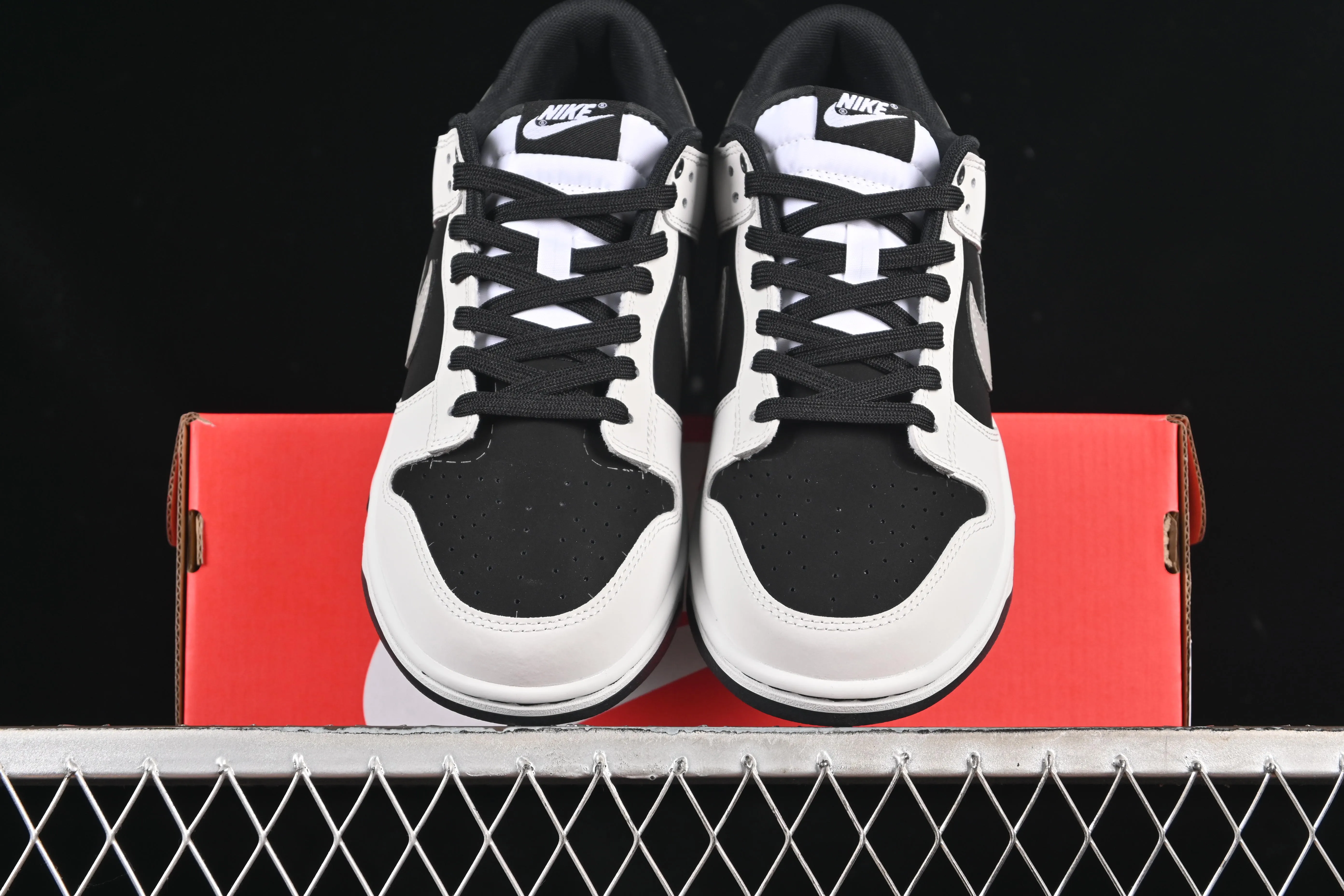 All categories Nk SB Dunk Series Nk SB Dunk Low High-end customized low-top sneakers Nike SB Dunk Low Pioneer Knight Anniversary high-end customized low-top casual sneakers WB0414-002